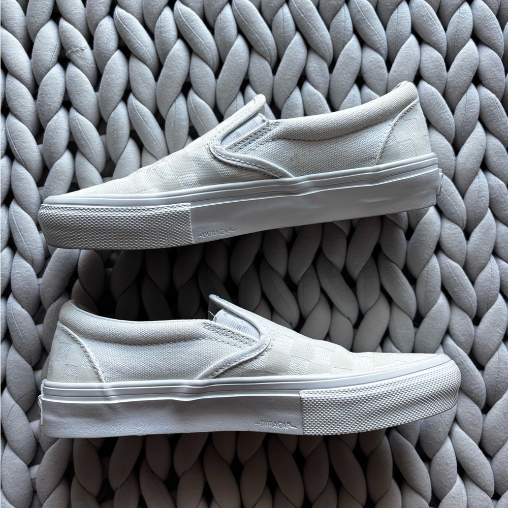 Vans White Slip-On Canvas Sneakers - Men’s 5.5 ( fits Women’s 7)
